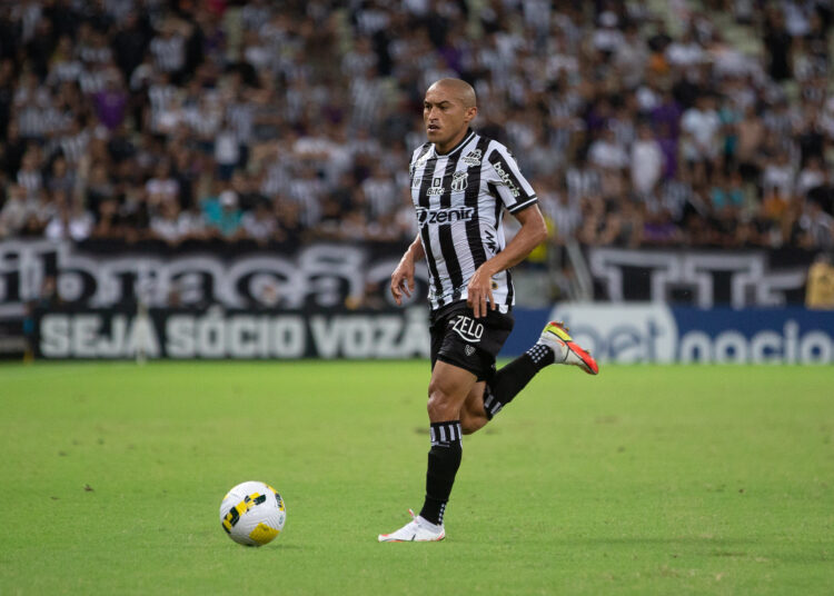 Nino Paraíba sabe da dificuldade de duelo contra o Flamengo e pede concentração ao Ceará: “Tem que estar preparado“