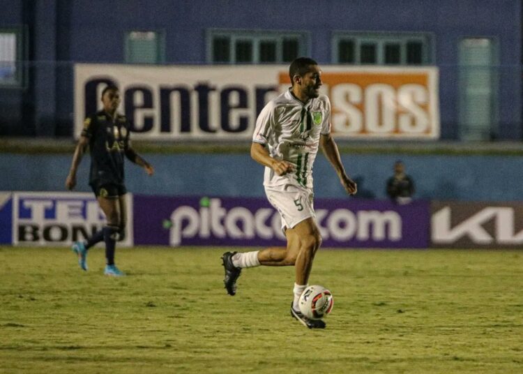 Floresta busca empate duas vezes, mas é superado pela Aparecidense e chega a três derrotas seguidas