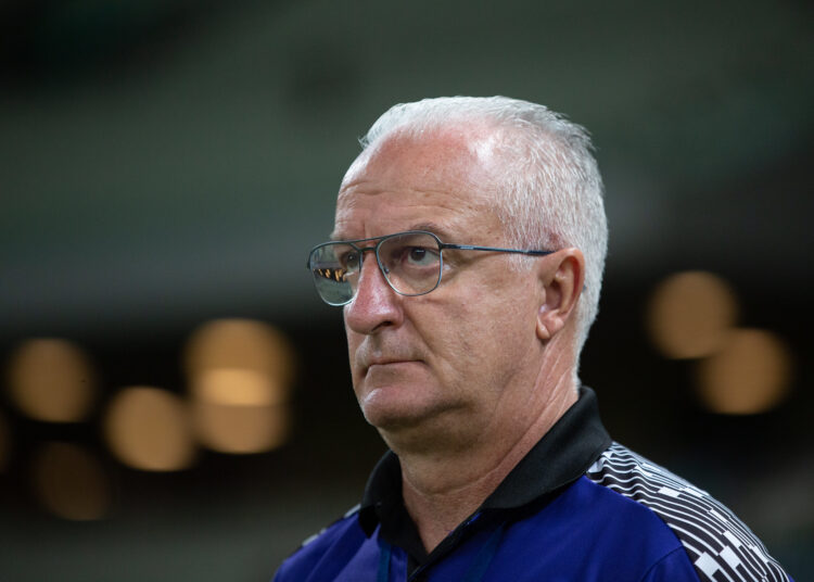 Após mais uma expulsão, Dorival Júnior alerta elenco do Ceará: ”Temos que ter esse cuidado”