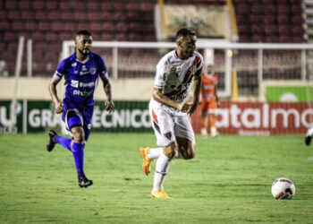 Ferroviário leva gol no fim e sofre derrota para o Confiança na Série C