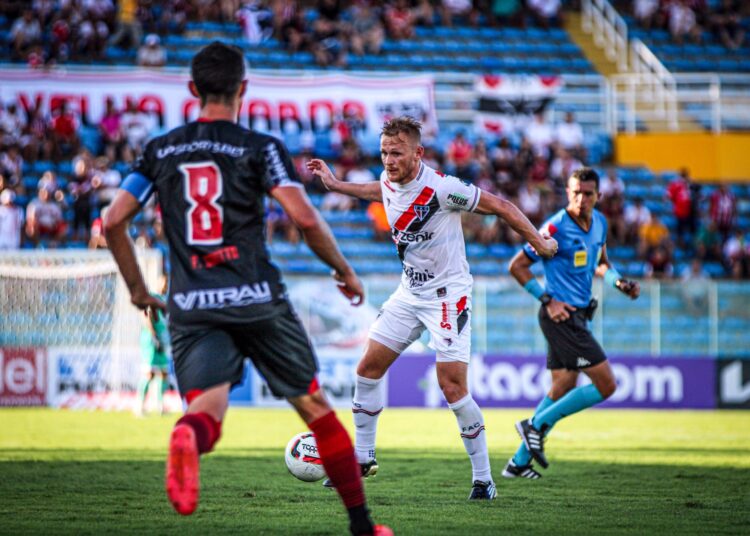 Na reabertura do PV, Bruninho marca no fim e Ferroviário derrota o Botafogo/SP pela Série C
