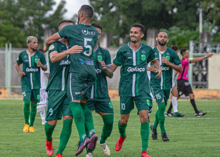 Em busca de voltar a vencer, Floresta enfrenta o Barbalha no fechamento da 3ª rodada da Série B estadual