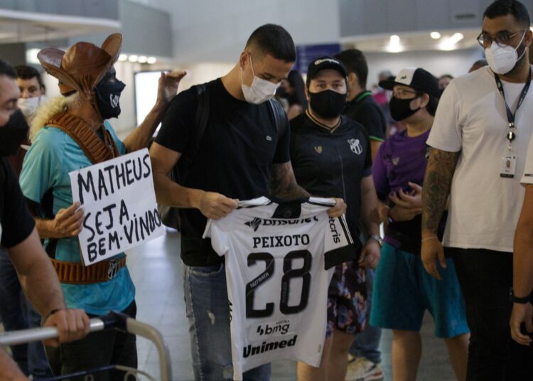 Após nova lesão, atacante Matheus Peixoto se pronuncia e garante dedicação: “Tenho vivido o clube”