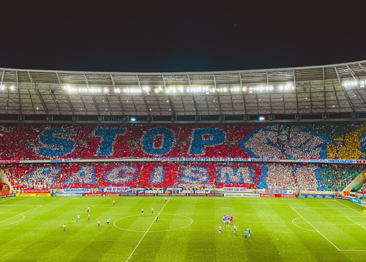 Capitão do Fortaleza, Tinga elogia mosaico contra o racismo e faz alerta: “A justiça tem que ser feita”