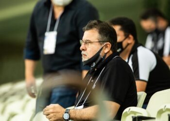 Nas redes sociais, Robinson de Castro critica CBF por escolha de árbitro para Clássico-Rei na Copa do Brasil