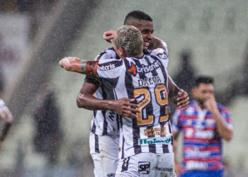 Ceará vence o Fortaleza, afunda o rival na lanterna e deixa a zona de rebaixamento do Brasileirão