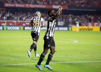 Após marcar contra o Coritiba, Mendoza iguala melhor temporada em gols na carreira