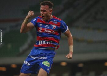 Angelo Henriquez rescinde contrato com o Fortaleza e acerta ida para o futebol polonês