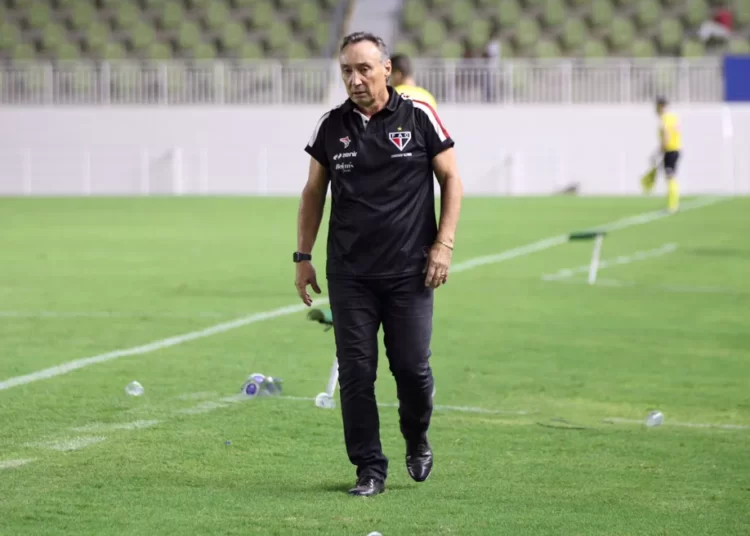 Ferroviário demite técnico Roberto Fonseca; ex-Icasa, Sidney Morais é o novo treinador