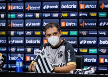 Marquinhos Santos comanda primeiro treino e promete se entregar de “corpo, alma e coração“ pelo Ceará