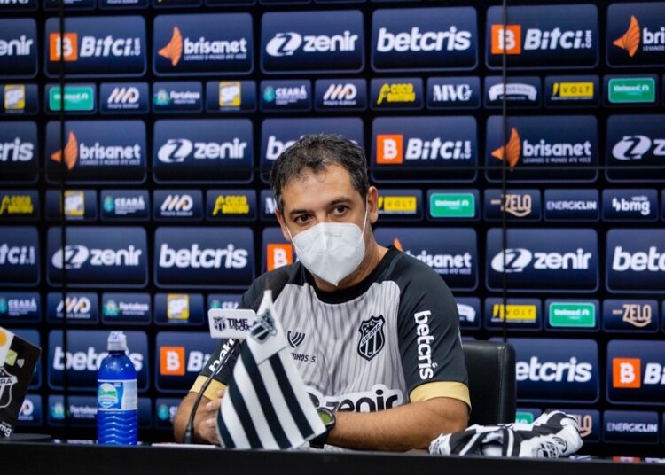 Marquinhos Santos comanda primeiro treino e promete se entregar de “corpo, alma e coração“ pelo Ceará