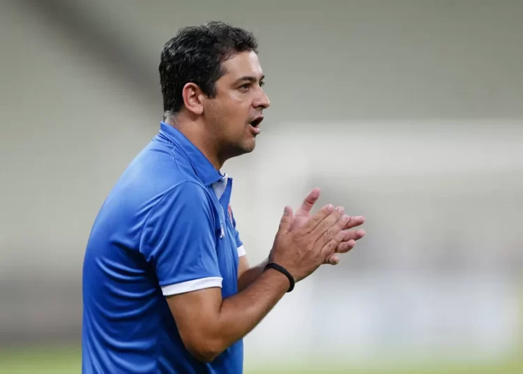 Ex-Fortaleza e, atualmente, no Ceará, Marquinhos Santos está invicto em Clássicos-Rei