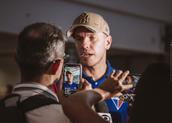 Antes do embarque para Florianópolis, Marcelo Boeck destaca importância do jogo contra o Avaí: “Uma final para voltarmos aos trilhos”