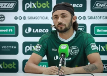 Embalado, Goiás terá oito desfalques para duelo contra o Fortaleza; confira