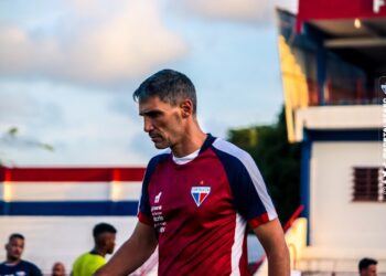 Após derrota para o Ceará, Vojvoda elogia parte física do Fortaleza, mas lamenta: “Não tivemos eficiência”