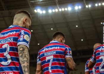 Ceará se manifesta em repúdio à violência contra atletas do Fortaleza; confira