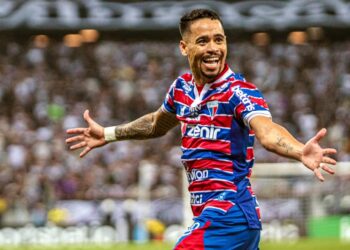 Decisivo na temporada, Yago Pikachu supera marca dos últimos goleadores do Fortaleza; veja os números