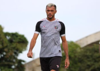 Buscando manter bom momento em casa, Ferroviário recebe o Paysandu pela 9ª rodada da Série C