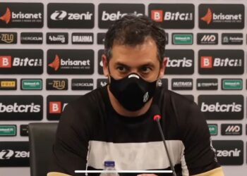 Após mais um jogo sem vencer, técnico Marquinhos Santos promete mudanças no Ceará: “Vou colocar o dedo”