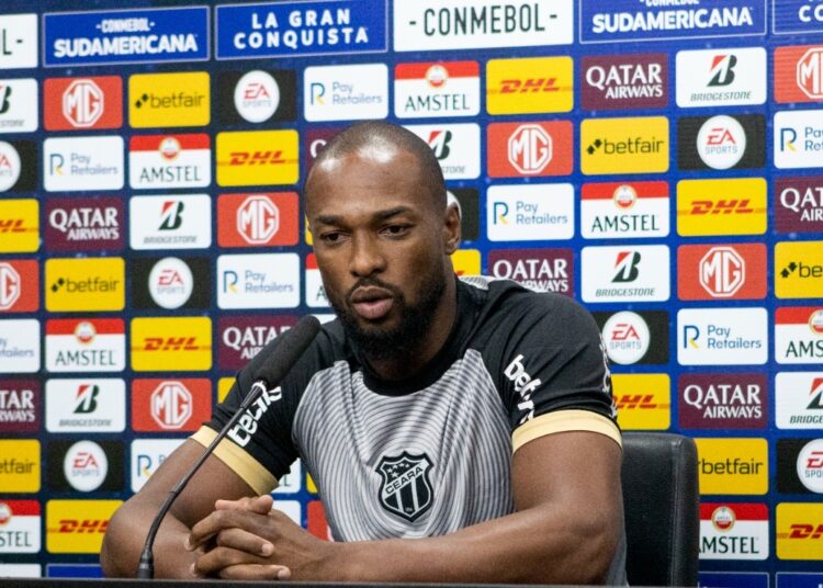 Zagueiro do Ceará, Luiz Otávio garante confiança do elenco em Marquinhos Santos mas pontua: “Tem pouco tempo para trabalhar”