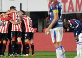 Estudiantes 3 x 0 Fortaleza | “Esperava mais do Fortaleza, principalmente do Vojvoda”