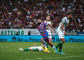 Fortaleza 3 x 1 Coritiba | “Grande jogo de Juninho Capixaba”